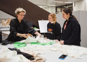 In autumn 2023, we invited Anna Lidström from the University of Borås to lead a workshop for fashion students. In the workshop, various techniques were explored that used old clothes as a starting point for design (redesign). Photo: Jere Aalto