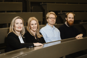 Kaupunkipolitiikan arviointineuvoston jäsenet.