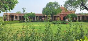 Qutub Minar gardens/Kit Srinivasan
