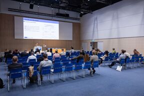 Tayma Dadssi presenting her research at the NSB 2026 in Tampere. Photograph taken by Opa Latvala.