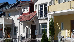 – Townhouse tekee tuloaan. Se kiinnostaa lapsiperheiden lisäksi yksin- ja kaksinasuvia, kertoo tutkija Eija Hasu. Kuva Eija Hasu.