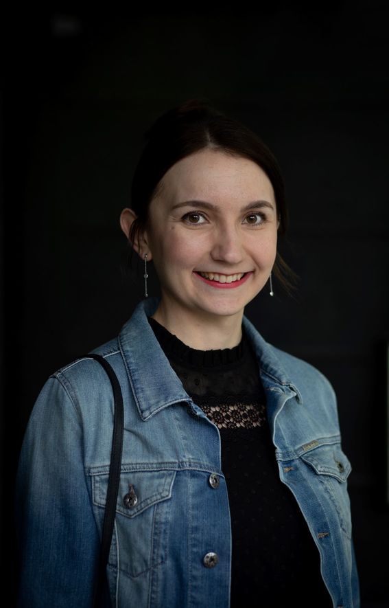 Portrait of Anna Cichonska with a black background