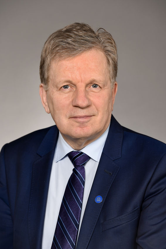 Entinen pääministeri Esko Aho