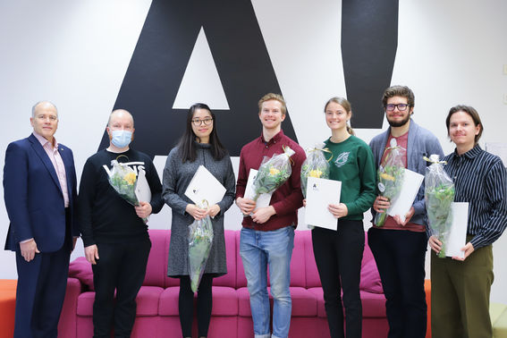 Gary Marquis ja opiskelija-aktiivi -palkinnon saajia, Dean's Coffee 1/2022