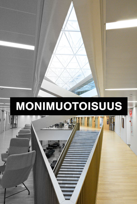 Kuvassa näkyy näkymä sisältä Kauppakorkeakoulun päärakennuksesta. Kuvan päällä on valkoinen teksti "monimuotoisuus" mustassa laatikossa. Kuva on vasemmalla mustavalkoinen, mutta muuttuu oikealle mentäessä värilliseksi. 