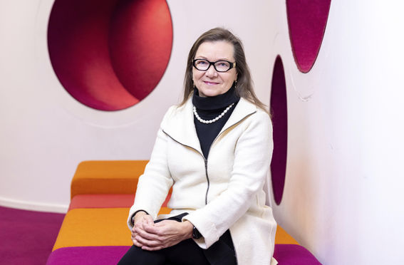 Maritta Niemelä Oppimiskeskuksessa.
