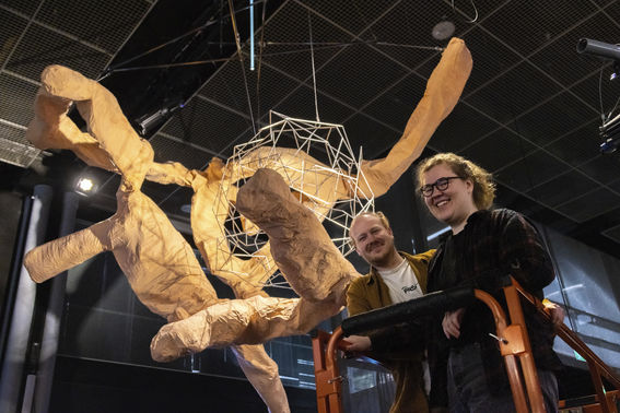 Ballad of Two Automata is a sculpture that includes two model simulations of slime moulds. It was designed and created by Poonam Chawda, Petri Juntunen, Emma Kamutta and Jonas Tjepkema. Photo: Mikko Raskinen.