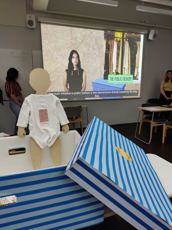 Presentation during the Design Futures course. One of the student's projects.