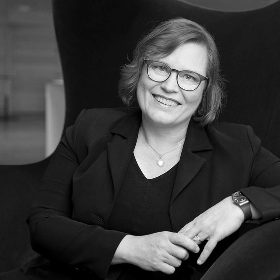 Black and white portrait of Kirsi Niinimäki.