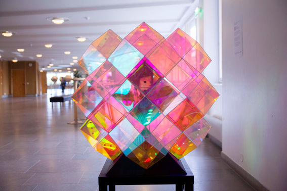Aalto University SCI Crystal Flower in Halls of Mirrors, Otakaari 1, 28.5. 2015, Photos by Mikko Raskinen Kristallinkukkia peilisaleissa, Otakaari 1, 28.5. 2015