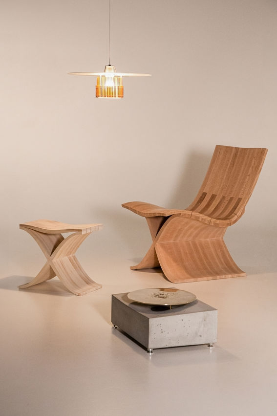 Huonekaluja asetelmassa