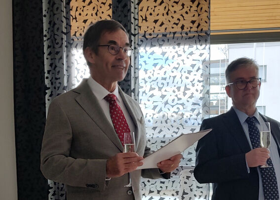 Seppo Ikäheimo esittää pyynnön Merkuriuksen airueksi