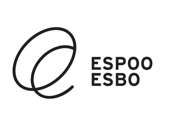 Musta logo, kaksi päällekkäistä ovaalia ja teksti ESPOO ESBO valkoisella taustalla