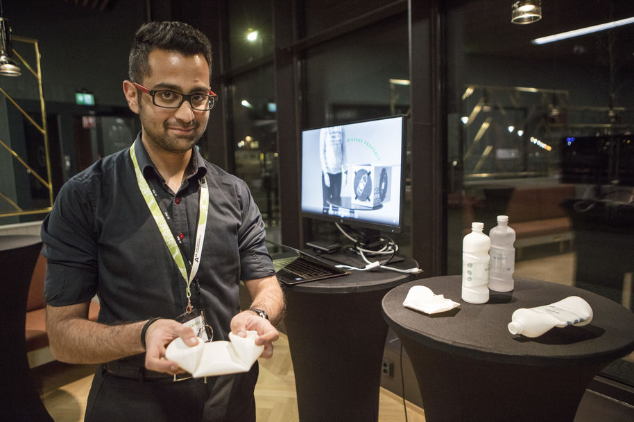 Student Apurva Ganoo presenting the results of their Bottle Squad PdP project