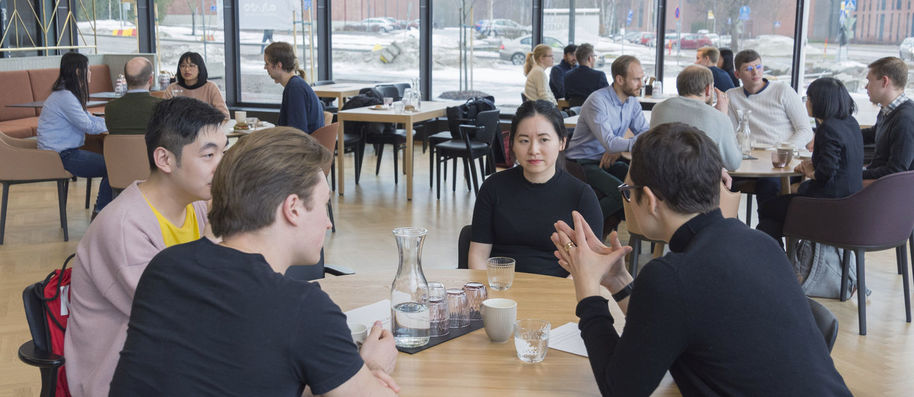 Mentorointitilaisuus Kauppakorkeakoulussa. Kuva: Roope Kiviranta