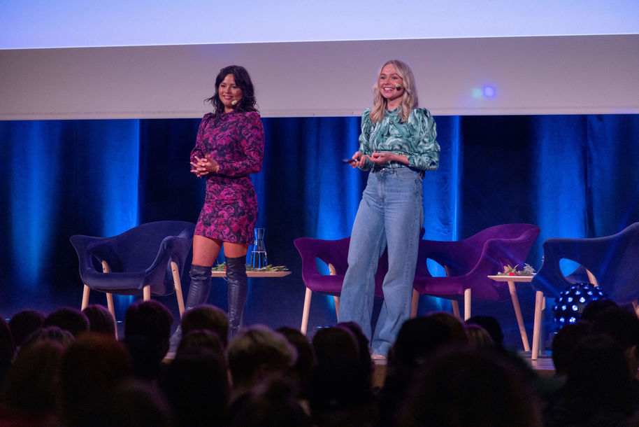 Mimmit sijoittaa -kaksikon puheenvuoro tapahtumassa