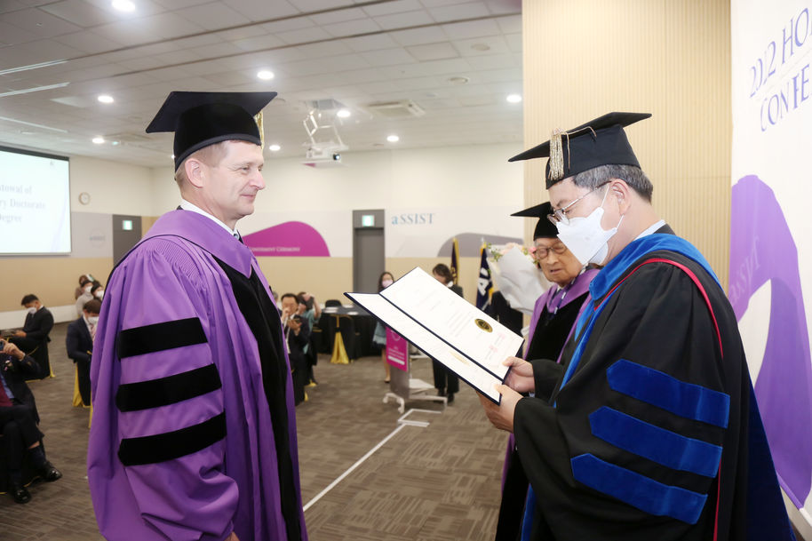 President Ilkka Niemelä in Seoul in Oct. 2022
