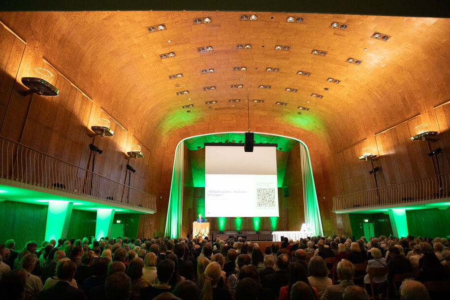 Täysi Juhlasali Aalto-yliopisto Töölössä