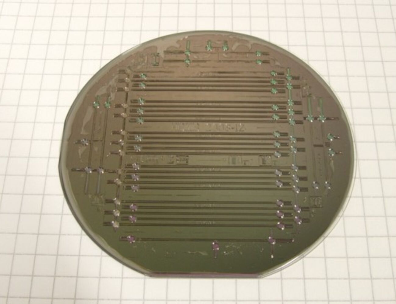 CHEM_Microfabrication group_Wafer with SU-8 separation chips