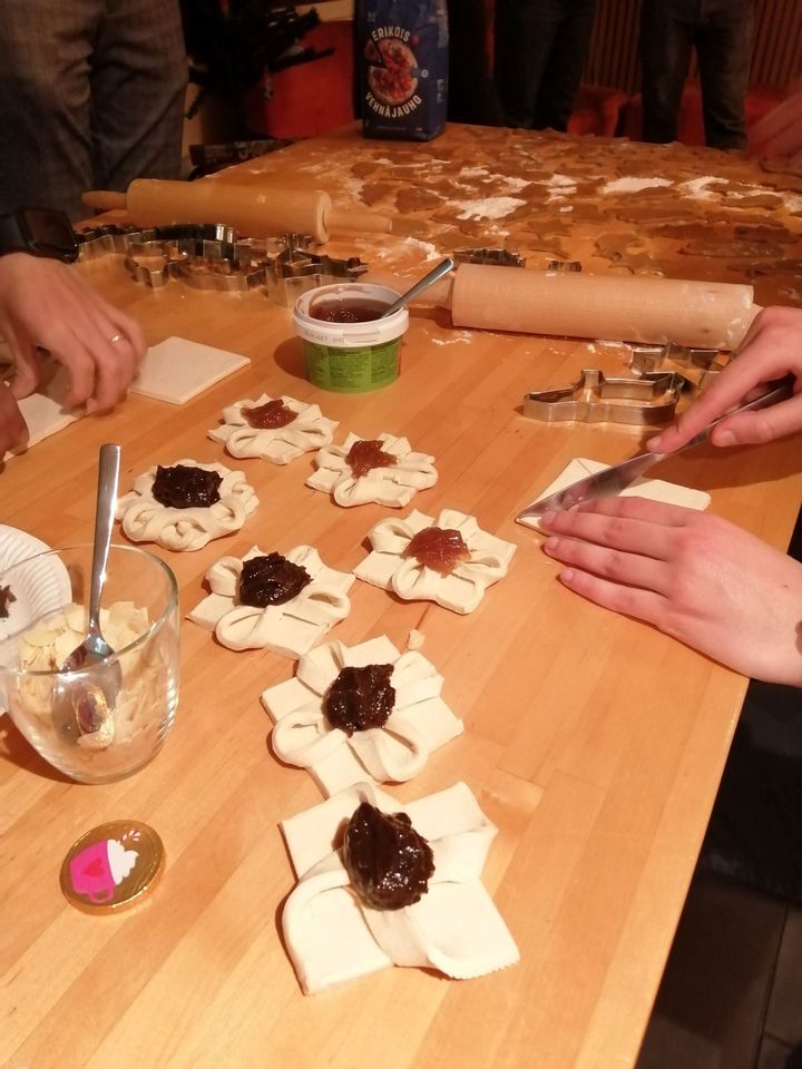 MMD pre-Xmas event 2021: baking of Finnish Christmas pastry (joulutorttu) / Photo: Aalto University, Giulnara Chinakaeva