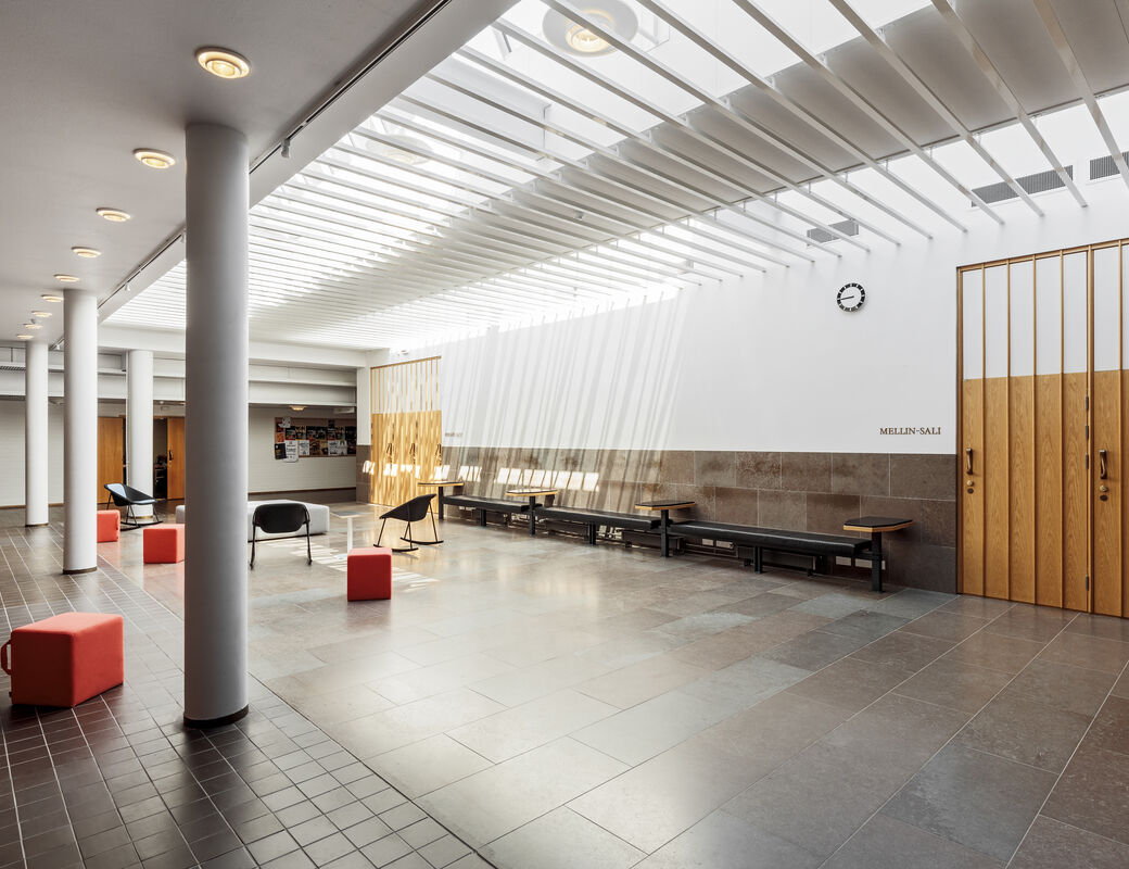 Otakaari 1, U-siiven aula