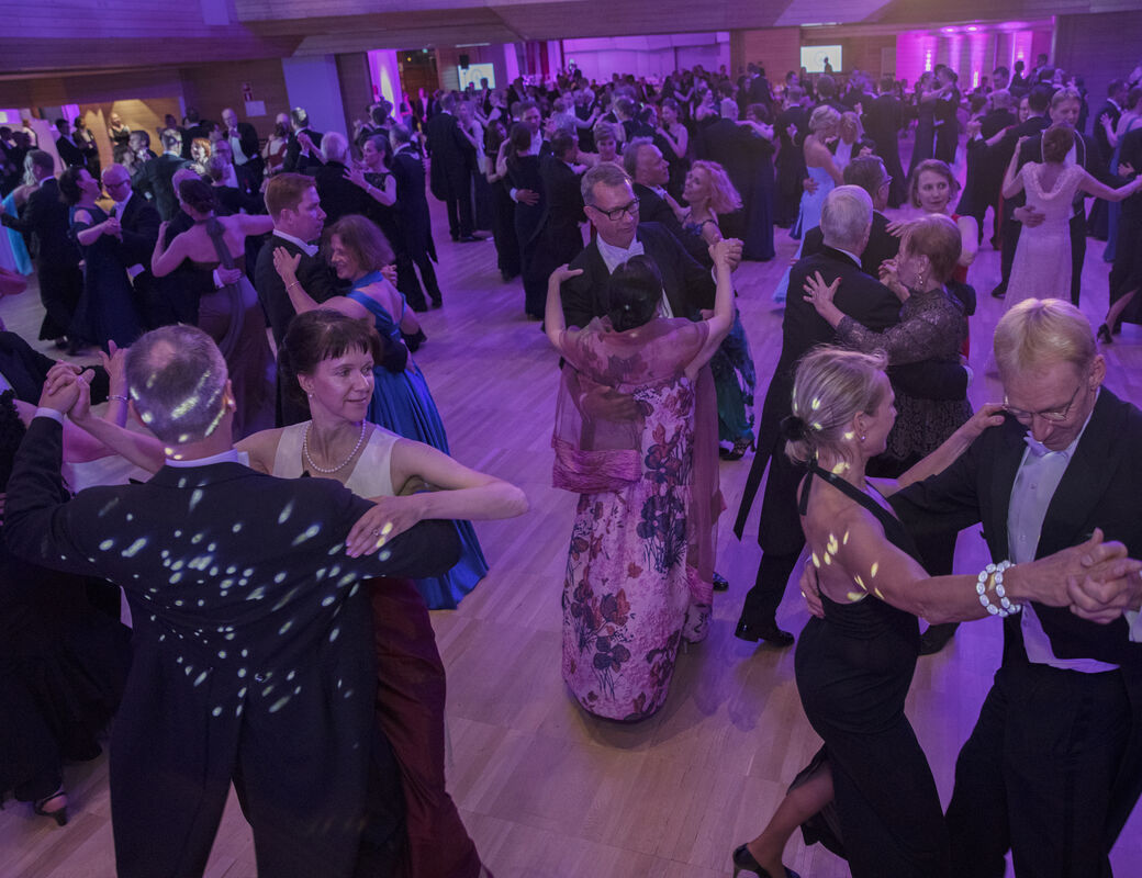 Conferment ball, Grande Valse
