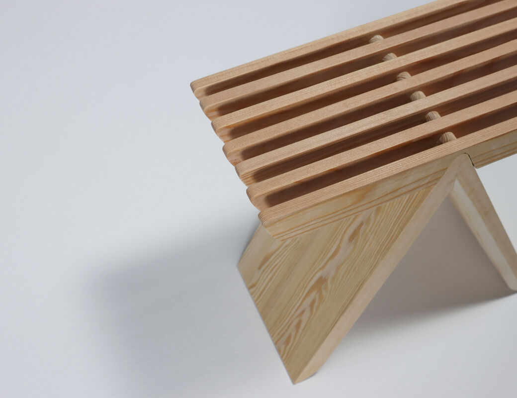 Siying Deng: A Stool 