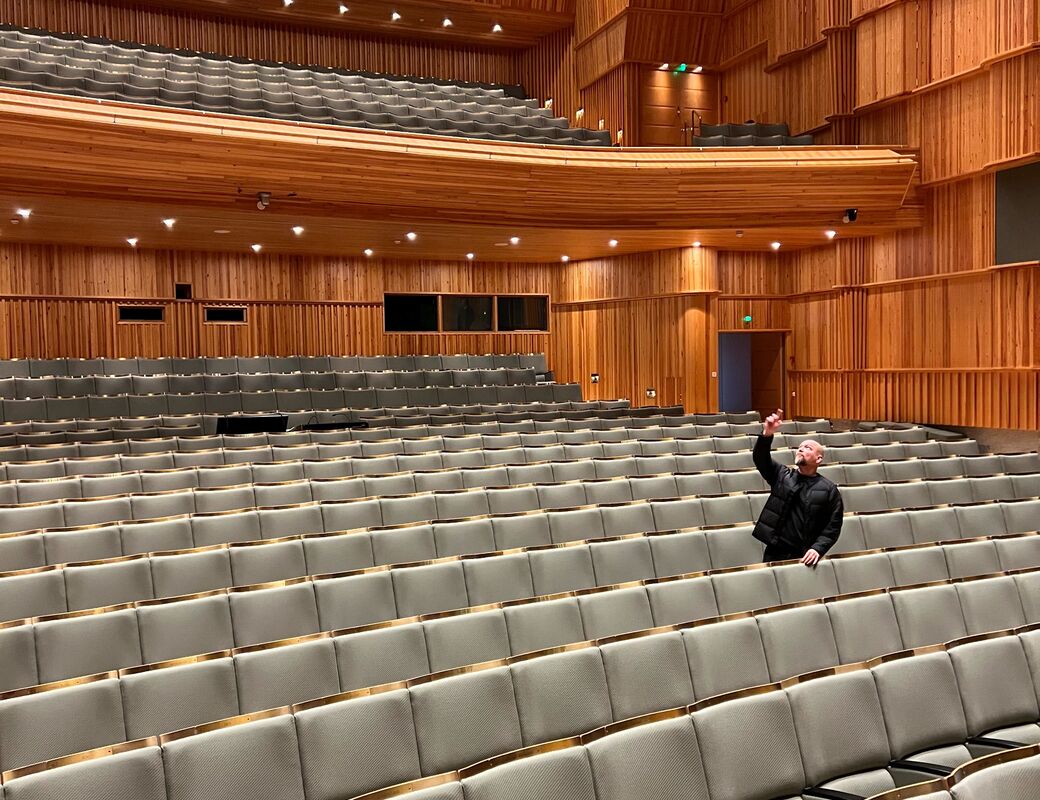 Teacher Jaakko in Kuhmotalo
