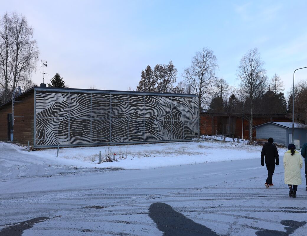 Students outside Juminkeko centre building