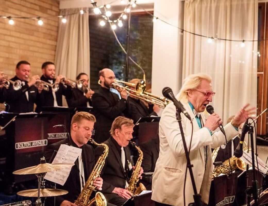 Bolton Avenue band in Homecoming Day