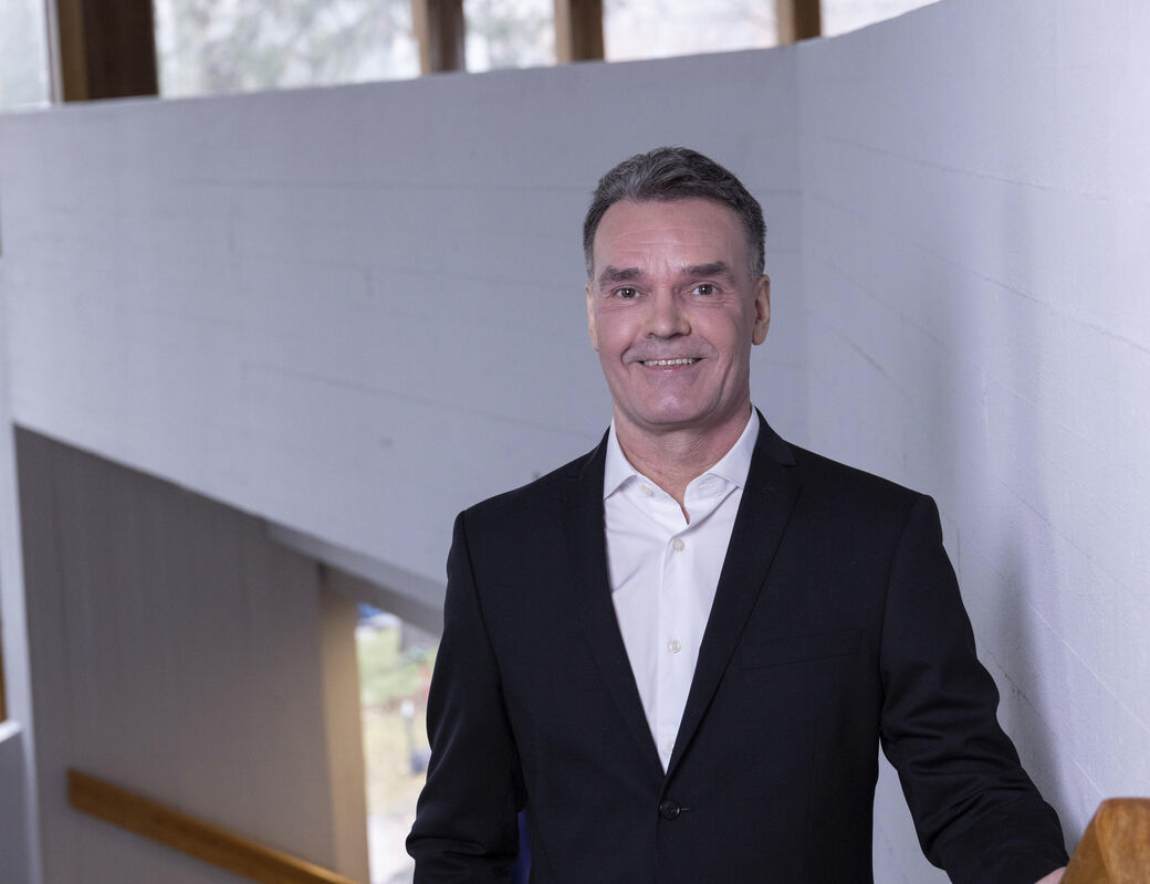 Jari Huikku, Associate professor