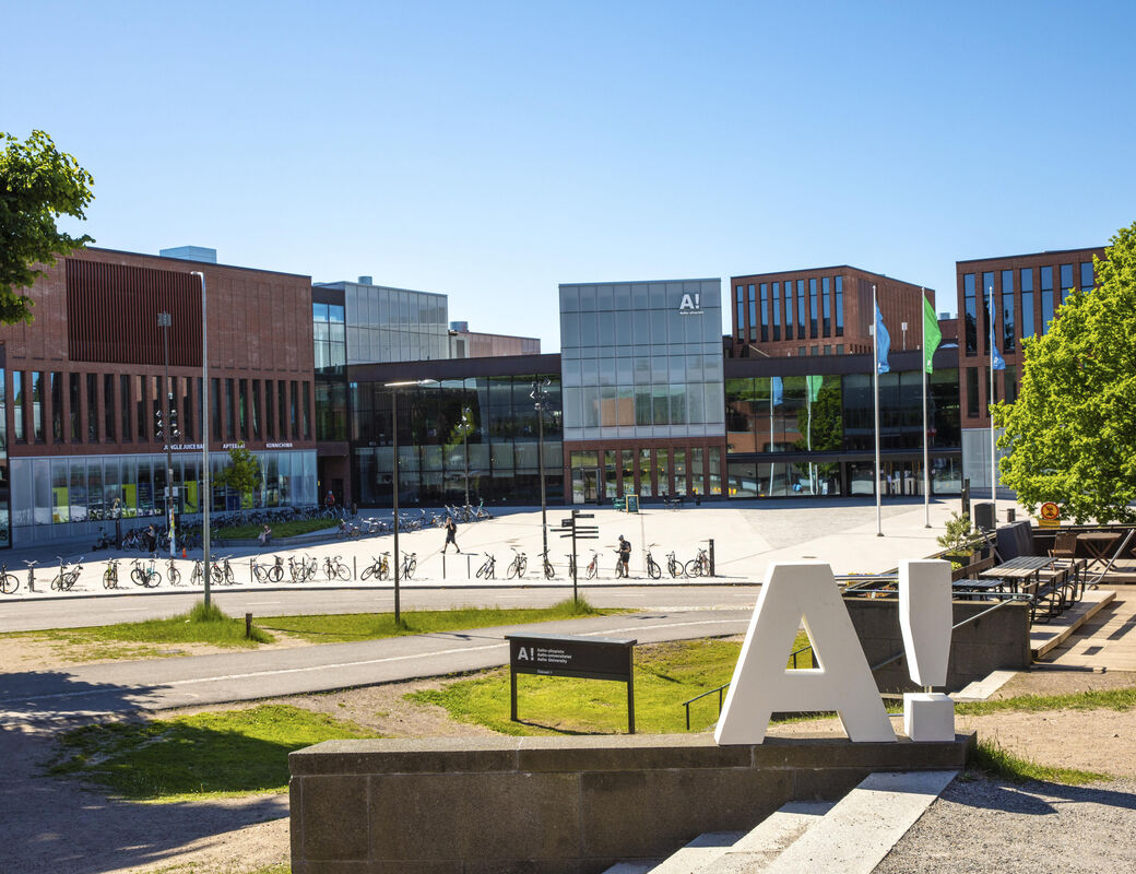 A sunny day at Aalto University Otaniemi Campus
