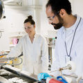  Simone Haslinger and Sherif Elsayed in the laboratory