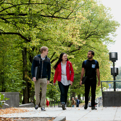 Aalto University students at campus / photographer: Aino Huovio