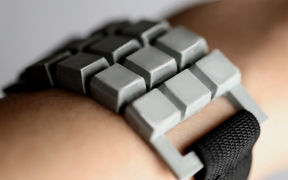 hentotouch wearable