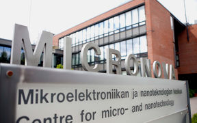 Micronova on Suomen kansallinen mikro- ja nanotekniikan alan tutkimusinfrastruktuuri, joka on VTT:n ja Aalto-yliopiston yhteisomistuksessa. 