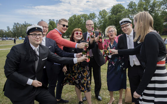 Graduation Party 2018 family. Photo Aalto University / Heli Sorjonen