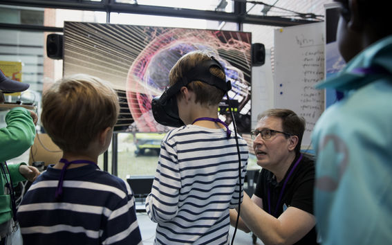 Aalto University / Kids trying out a VR Space demo / photo: Annamari Tolonen