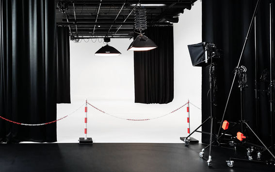 Image of the Aalto ARTS photography studio by Antti Huittinen