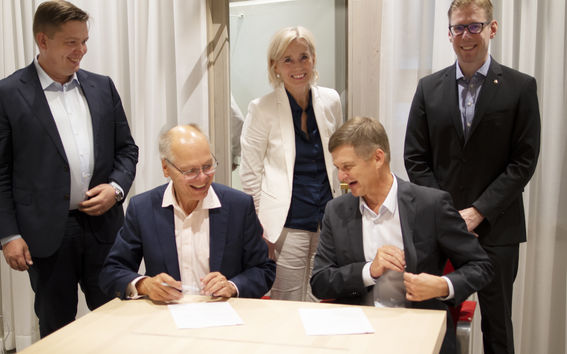 Aalto/HUS yhteistyösopimuksen allekirjoitus