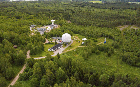 Ilmakuva Metsähovin radiotutkimusasemasta, kuva: Mikko Raskinen