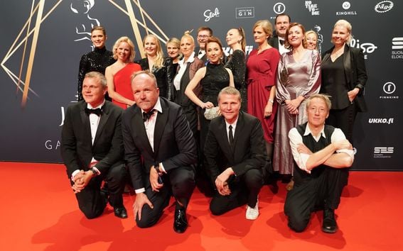 Jussi-palkintoja kahmineen Tove-elokuvan tekijäjoukoissa on monia Aallon alumneja.