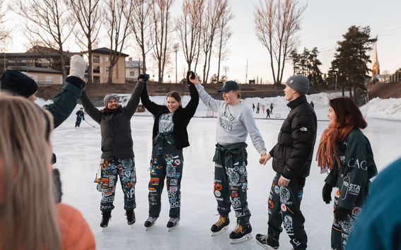 Students of the Mikkeli Campus playing hockey