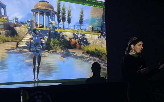 Eleonora Fisco presenting a virtual concept of the performance for Tartu planetarium.