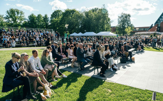 Aalto Graduation Party 2022 outdoor event. Photo by Aalto University/Jaakko Kahilaniemi