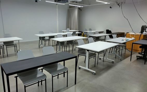 Väre G203 in lecture setup