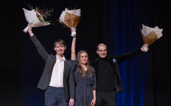Winners of the Sininen Pallo award in 2023: founders of Kamupak Eero Heikkinen, Iida Miettinen and Karri Lehtonen. Picture: Sofia Suokko.