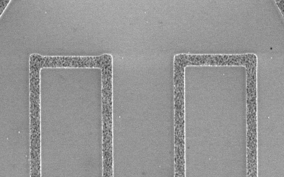 Photo-ALD copper film on patterned tantalum oxide