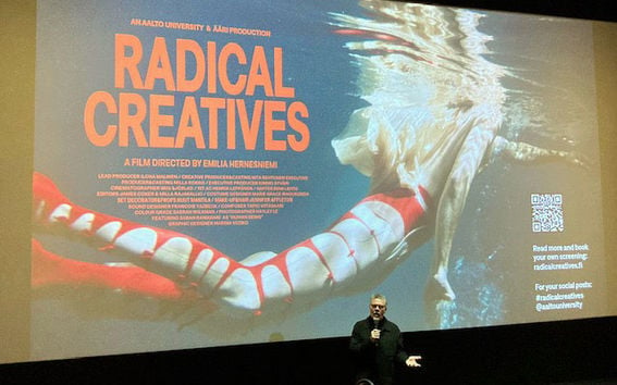 Aalto ARTSin vuosikatselmuksen aluksi nähtiin Radical Creatives dokumenttielokuva