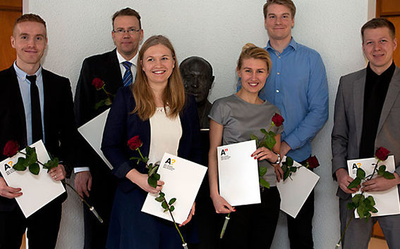 Kuvassa vasemmalta oikealle Joona Tuikka, Sami Noponen, Emma Skantz; Marika Eik, Niko Sauna-aho ja Matti Pirinen.